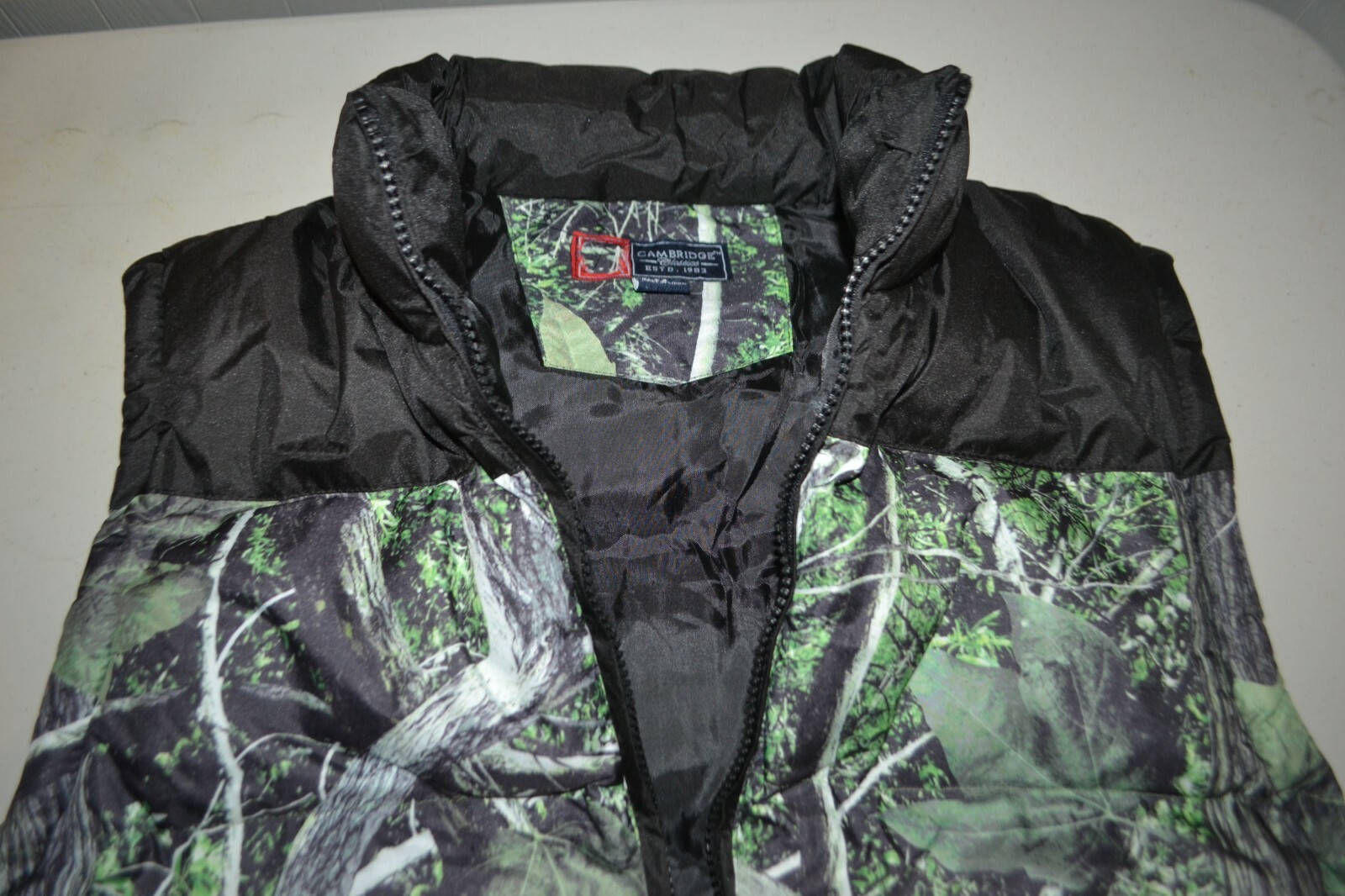 Cambridge Men's Forest Camo Puffy Full Zipper Vest Si… Gem