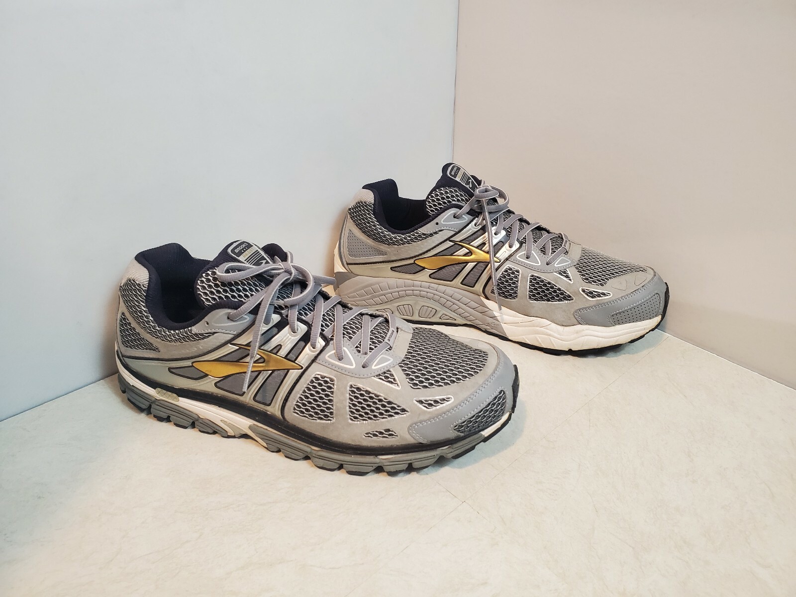 brooks beast 15 on sale