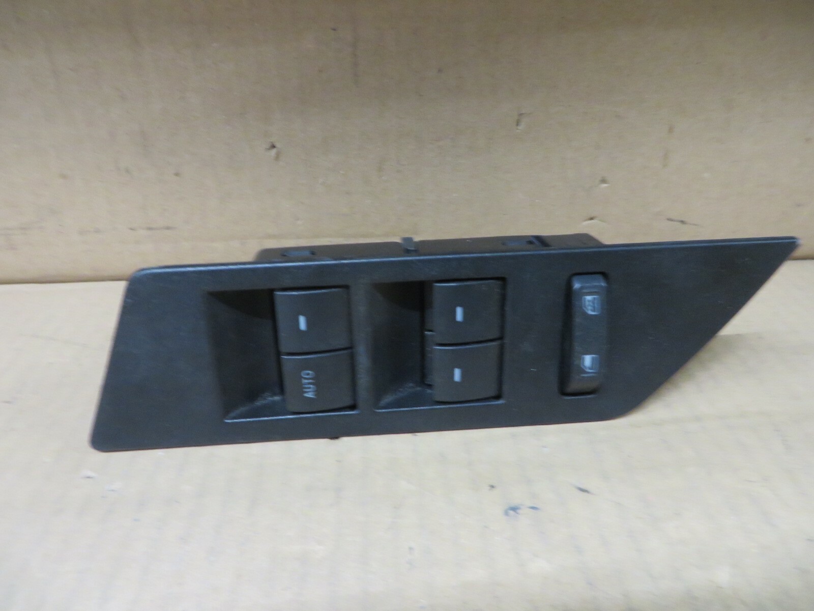 Picture 1 of 4