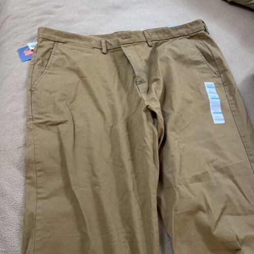 Old Navy Size 42x32 kaki Ultimate Loose Built-In Flex dirty from storage