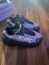 Yeezy Boost Kids Size 5