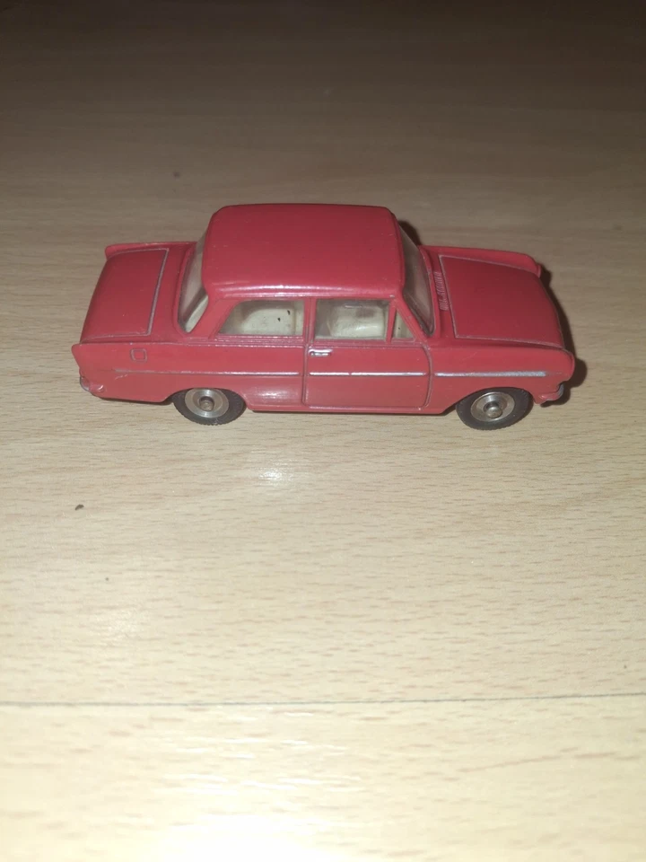 DINKY TOYS ORIGINE FRANCE REF 540 OPEL KADETT ROSE BEL ETAT 1/43 - Photo 2/4