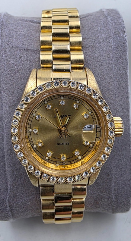  Skyline Quartz date watch in Gold Tone - Mint Condition- New Battery