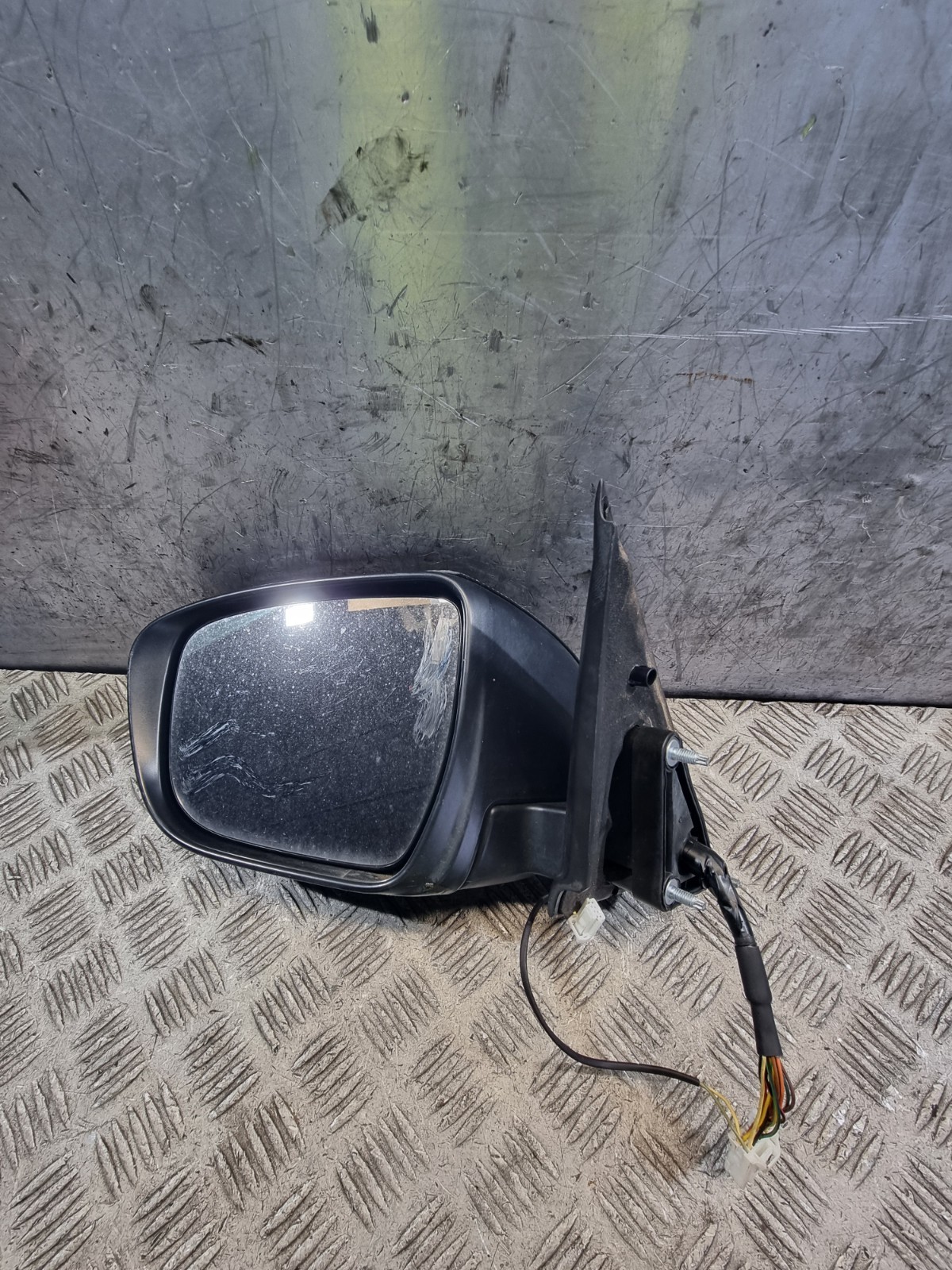 NISSAN JUKE F15 WING MIRROR WITH CAMERA E8047186 NSF 1.2L MANUAL PETROL SUV 2016