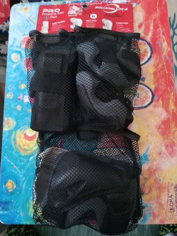 Vintage Rollerblade Brand Pro Protective 3 Pack. Wrist Guards, Knee & Elbow Pads