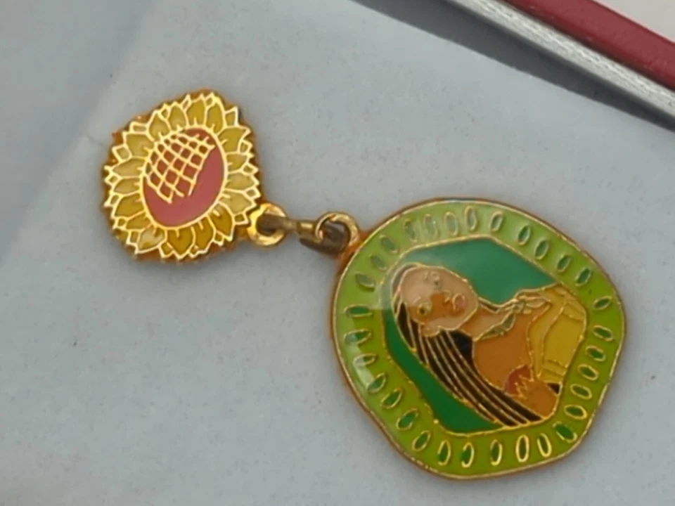 PENDIENTES COLGANTES DISNEY POCAHONTAS ESMALTE GIRASOL VINTAGE JA21* Foto 4 de 4