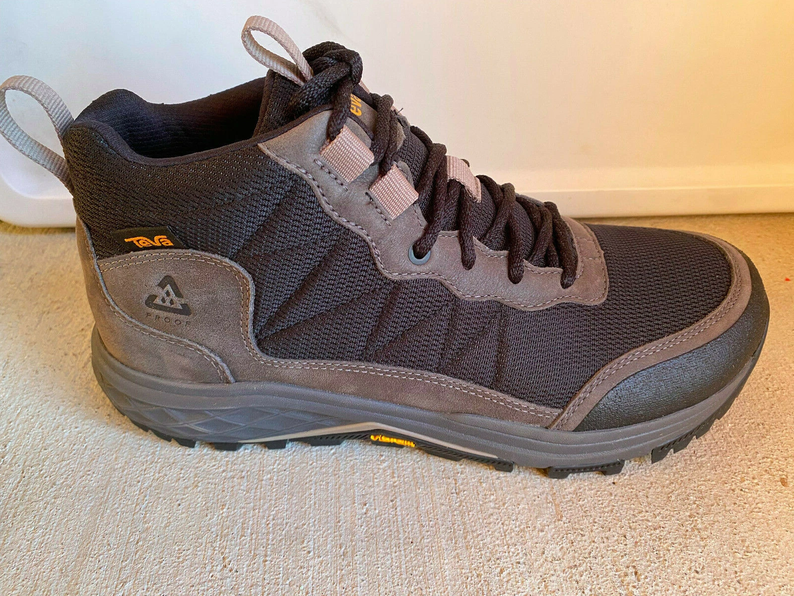 TEVA M RIDGEVIEW MID WATERPROOF SNEAKER HIKER BOOTS, GRAY/BLACK - MEN US 9 - NEW