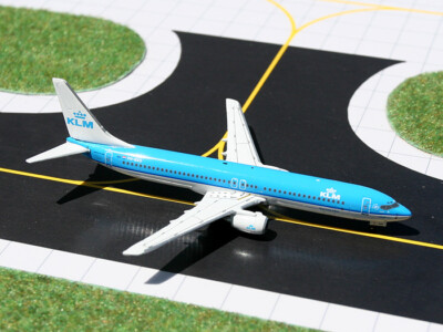 KLM飛行機モデル　Boeing 737-900 s-l400.jpg
