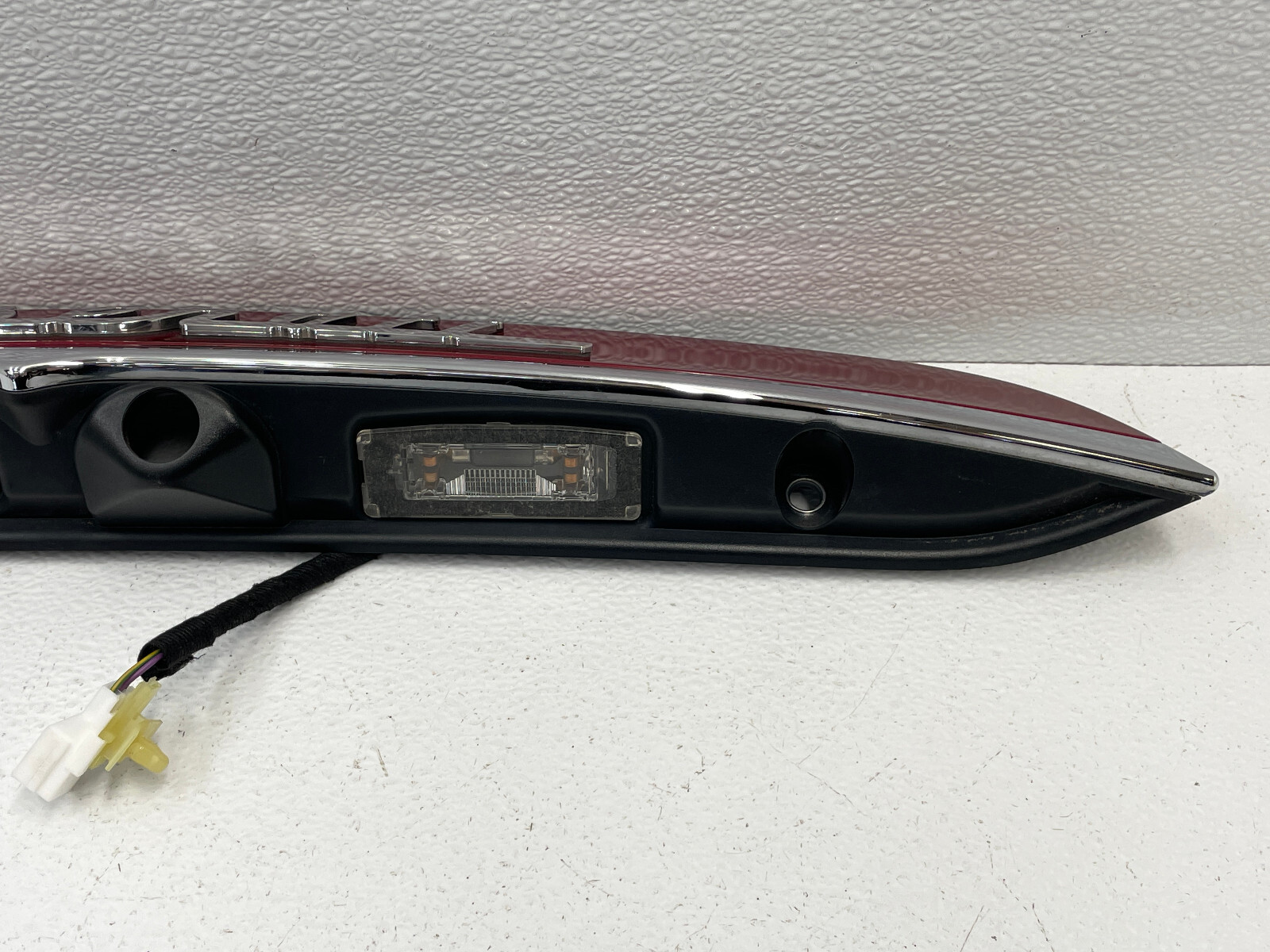 2014-2017 Maserati Ghibli S Rear Trunk Lid Trim Molding W/Chrome 1504 OEM