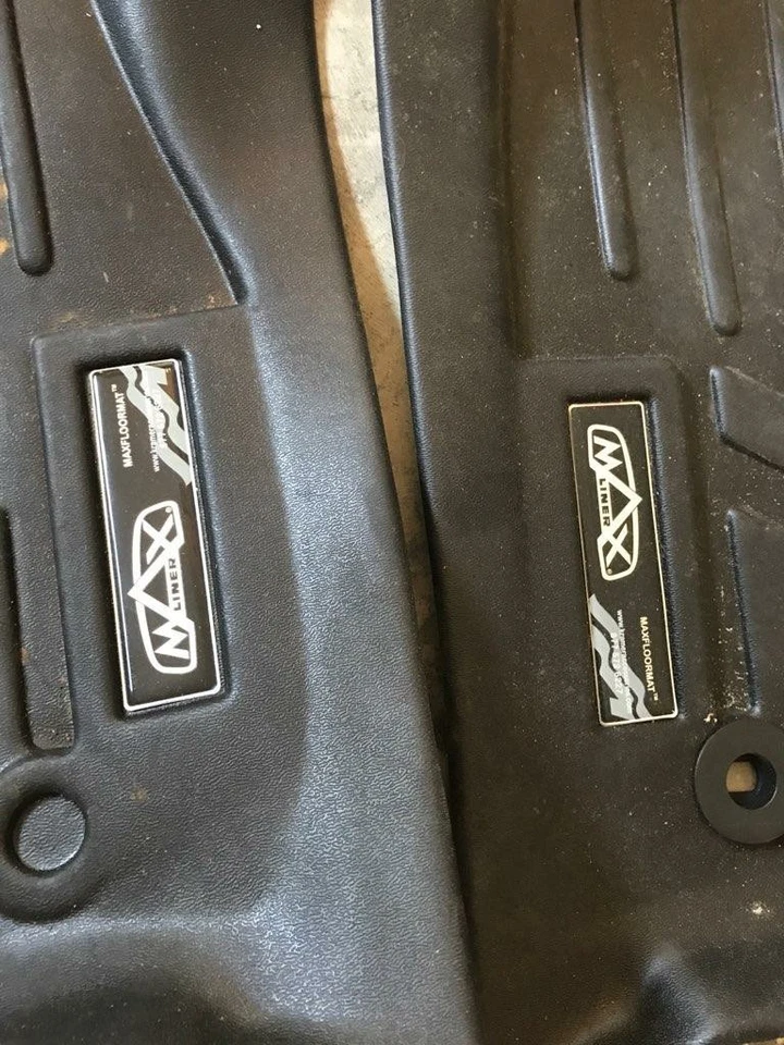 Juego de 1ª fila y fila trasera MAXFLOORMAT *Negro* para Toyota 4Runner 2015 *A0120*B0040* Foto 2 de 4