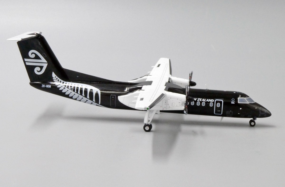 JC Wings 1:200 Dach-8 琉球エアーコミューター JA8972 Ryukyu Air Commuter Bombardier Dash 8 Q100 JA8973 With Stand
