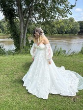 Wedding Dress Lace  Ball gown Size 10