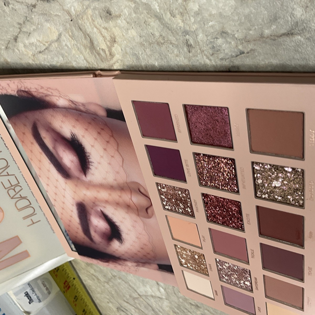 HUDA BEAUTY The NEW Nude 18 SHADE EyeShadow Palette NEW Nib