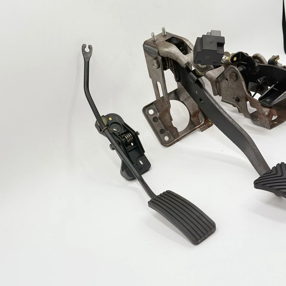 Juego de pedal de embrague de freno de gasolina manual Kia Soul 2010-2011 probado OEM Foto 4 de 4