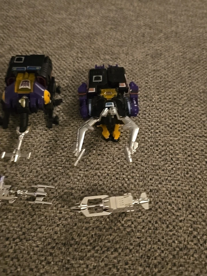 Transformers G1 Insecticons complete set o 3 Hasbro Bombshell Kickback Shrapnel - Image 4 of 4