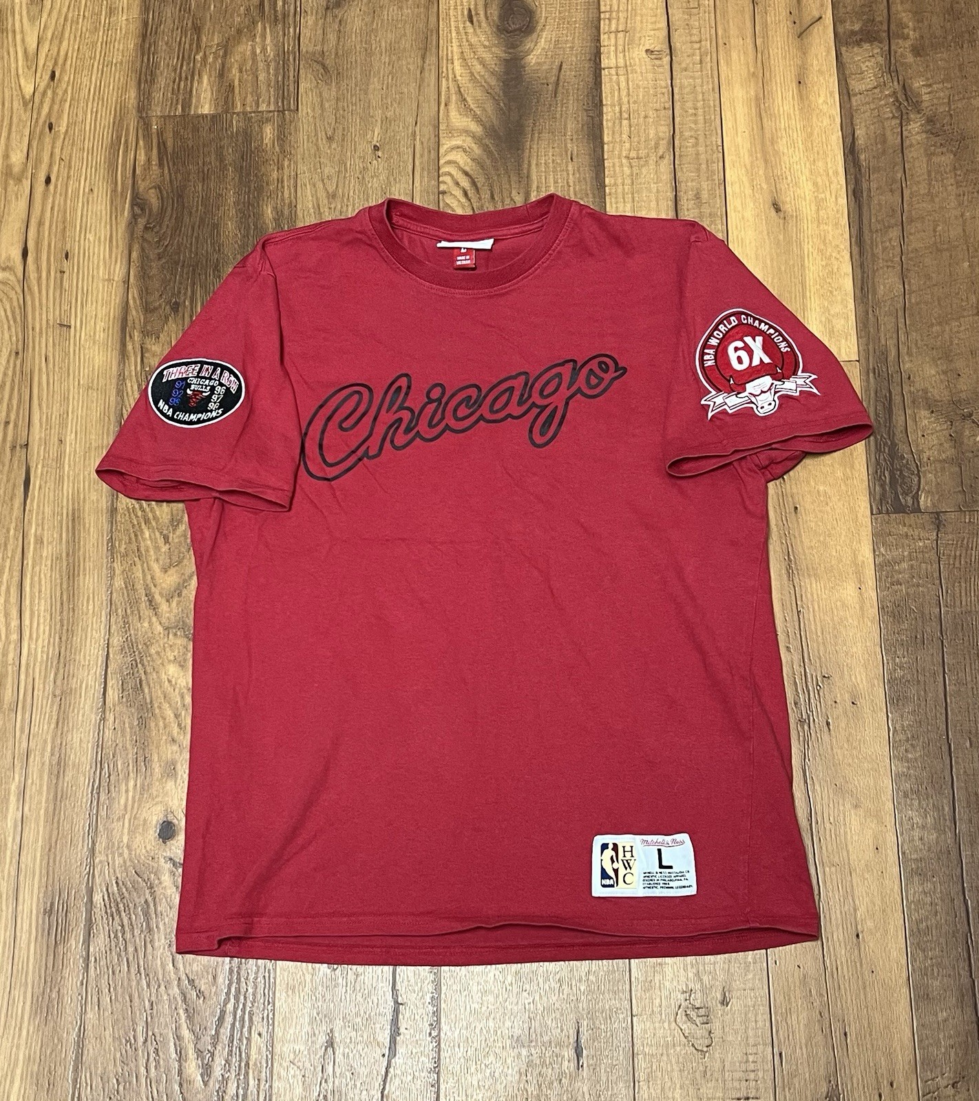 Mitchell & Ness “Chicago Bulls” Windy City Champs Hardwood Classics Shirt/ Sz: L
