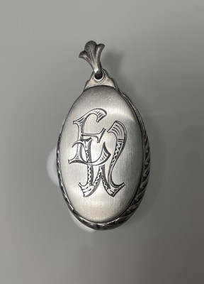 Jugendstil-Medaillon/ Anhänger 800er-Silber mit Initialen E.W./ W.E.