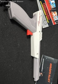 Super Mario Bros./Duck Hunt/Hogans Alley/ Light Gun Bundle for Nintendo NES