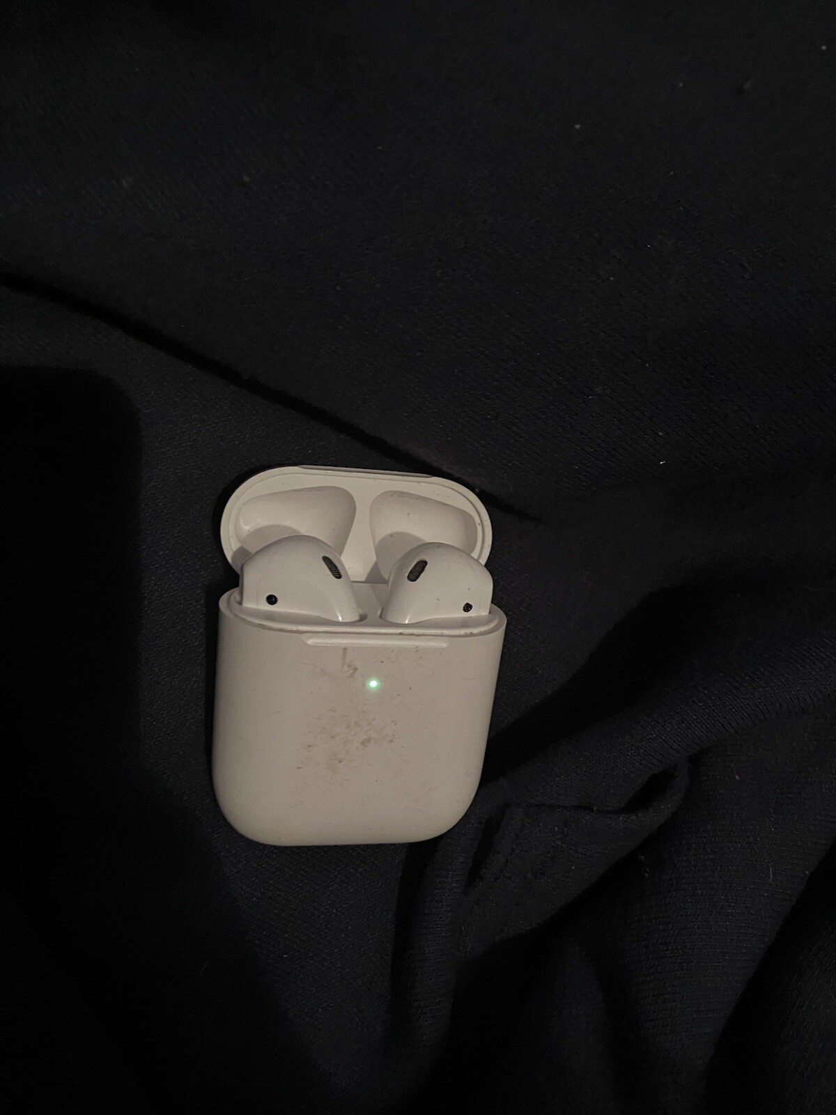 Apple AirPods Generation 1 With Charging Case & Lightning Cable-image
