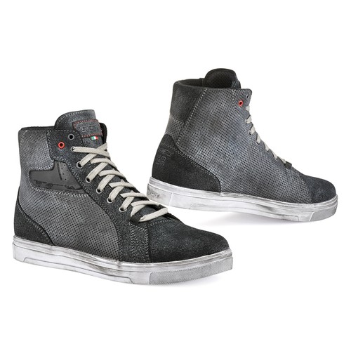 Vendita online scarpe moto delle migliori marche