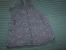 Jeans- Latzrock,Tr&auml;gerrock f&uuml;r M&auml;dchen, Hellblau, Herz - Print, Gr. 86,