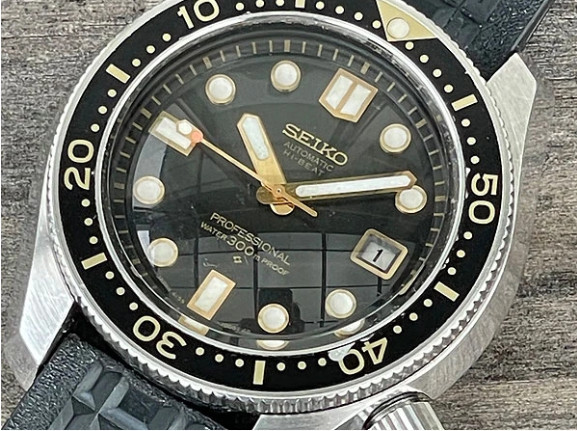 Seiko Professional Diver Countdown Bezel 300M 6159-7000 44mm Date Automatic Men'