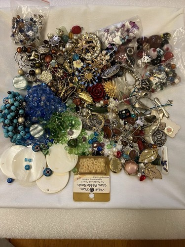 Lot Of Broken Jewellery For Crafting 650 G All Vintage Beads - Picture 11 of 11
