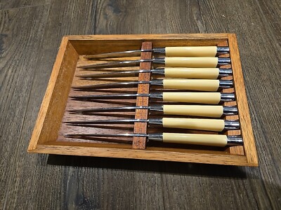 Great Blades By Carvel Hall~Carvel Hall By Briddell~ 8 Knifes & Wooden Holder 