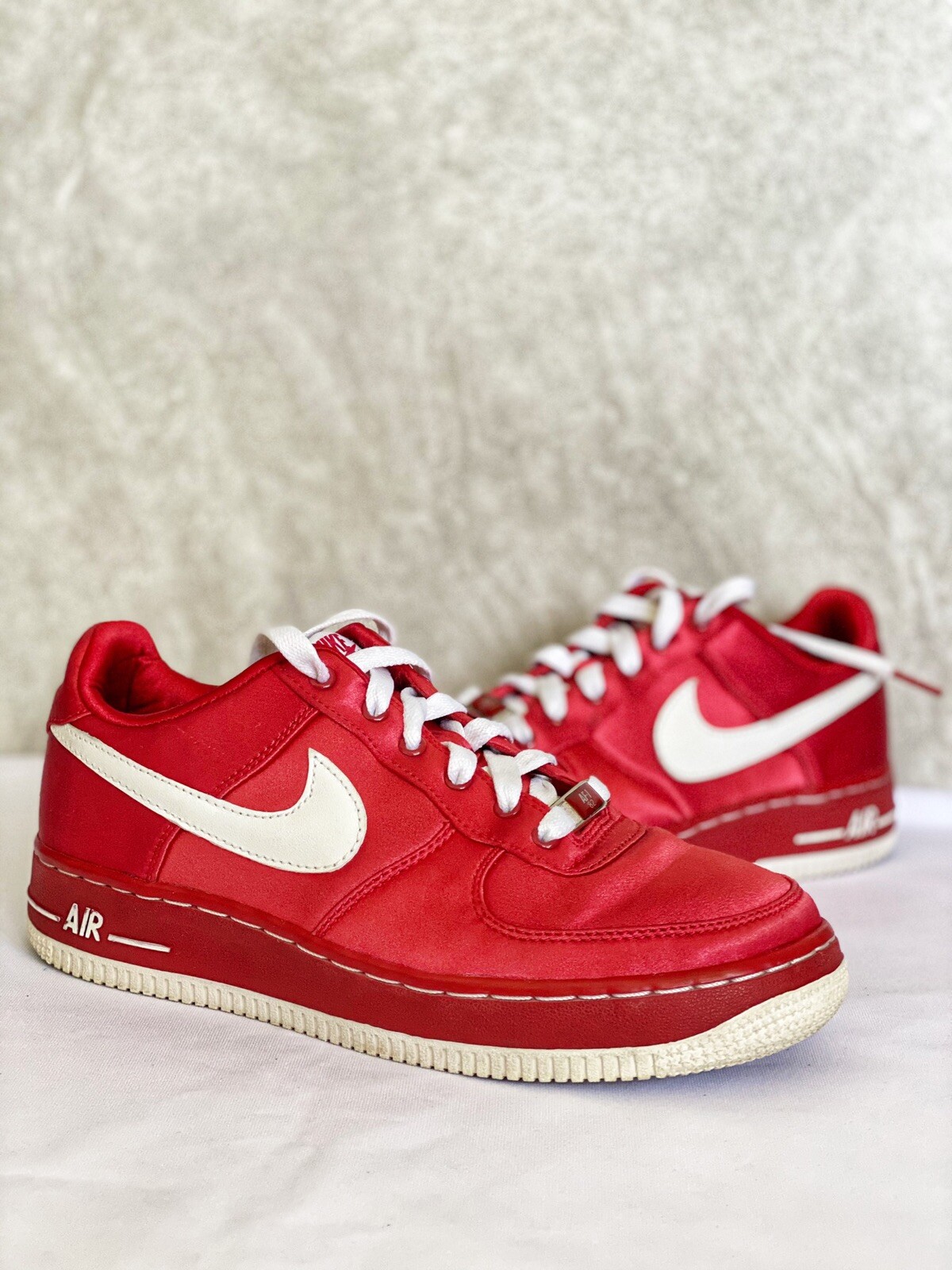 red womens nike air force 1