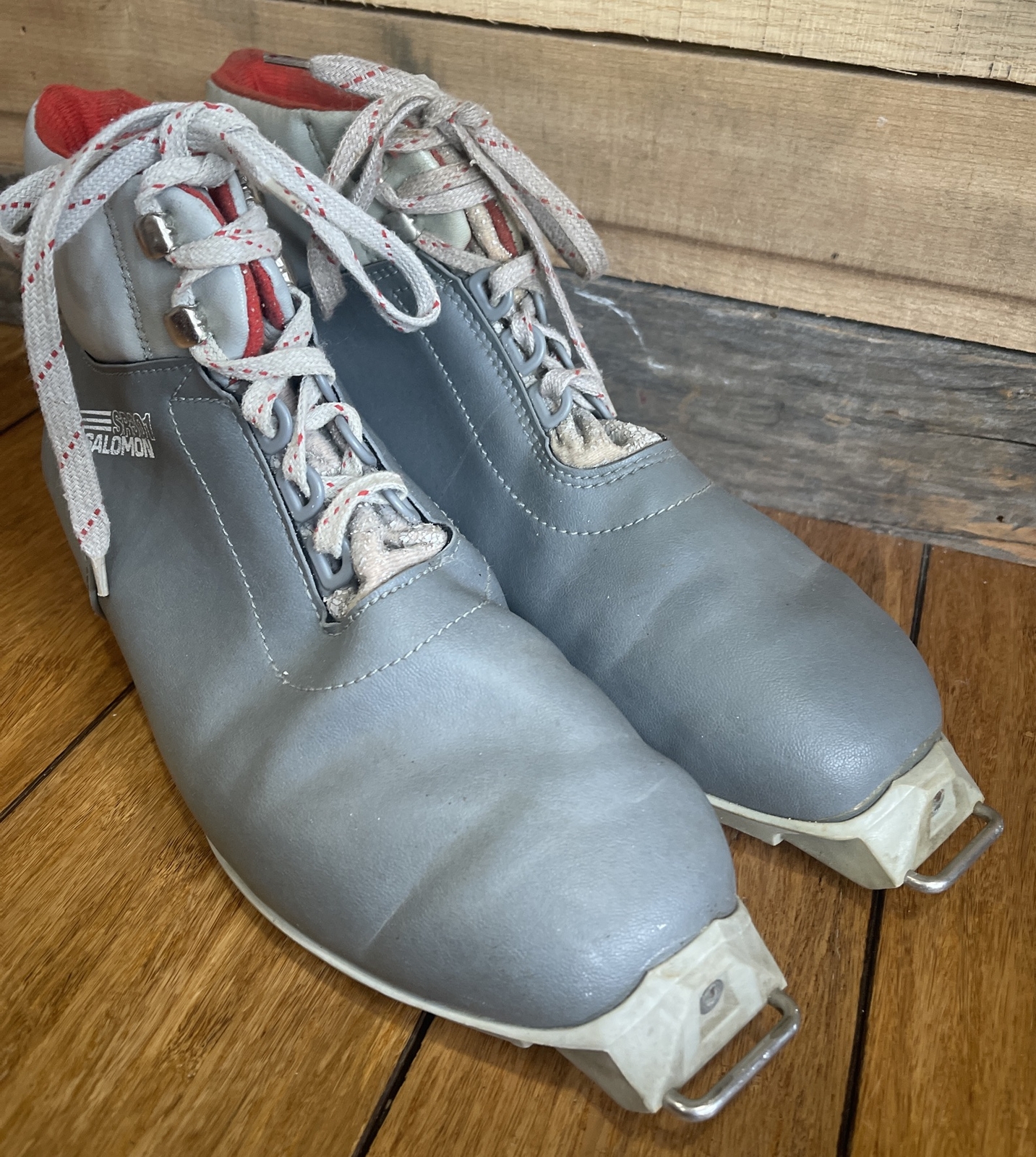 Vintage SALOMON SR301 SNS Cross Country Ski Boots Gray Red EU Size 43