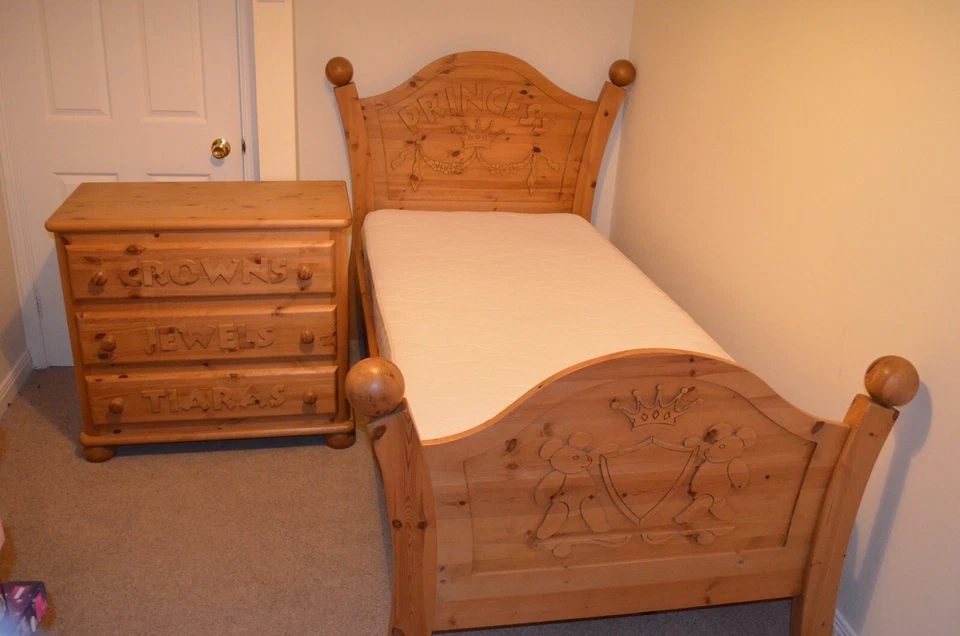 3 Piece Princess Theme Girls  Bedroom Furniture Set*NOW OPEN TO OFFERS MUST GO* - Image 2 of 4