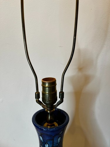 Vintage MOORCROFT POTTERY "BUTTERCUP" ceramic lamp blue with flowers rare! - Picture 8 of 17