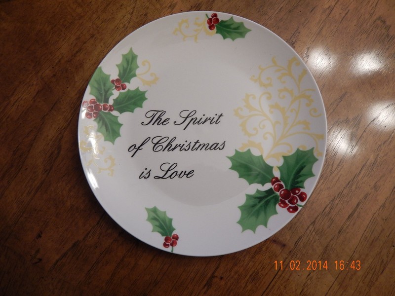 ATICO Holly & Berries China Christmas Plate, "The Spirit of Christmas Is Love"