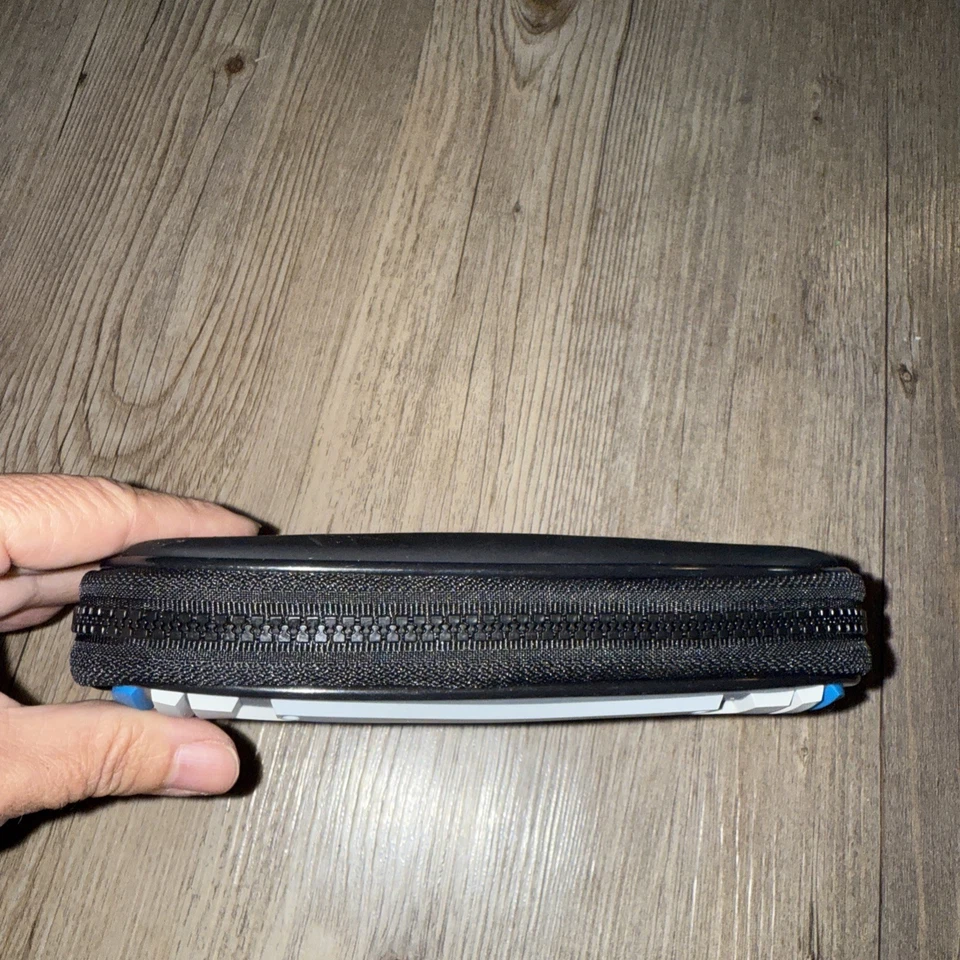 Nintendo 3DS XL DSi Lite Nerf Estuche de Transporte Gris y Azul Cremallera Alrededor Bolsa de Viaje NUEVO Foto 4 de 4