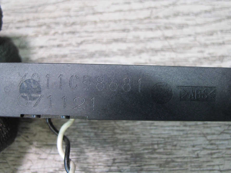 04-11 ANTENA SIN LLAVE PUERTA DELANTERA IZQUIERDA O DERECHA MAZDA RX8 FE90676N1B OEM Foto 4 de 4