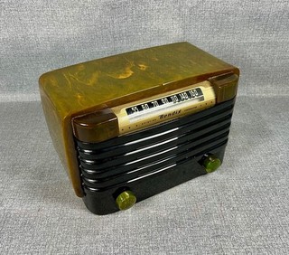 1946 Bendix Catalin radio Model 526C.