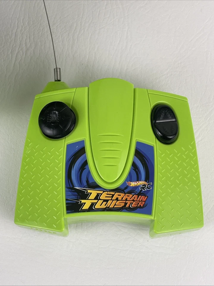 Hot Wheels RC Terrain Twister Remote Control Vehicle Green Rechargeable Battery - Image 2 of 4