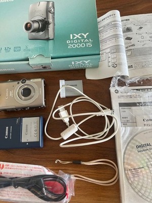 Canon IXY DIGITAL 2000IS Compact Digital Camera 12.1MP with