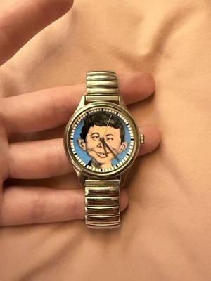 Vintage Alfred E. Neuman MAD Magazine Wristwatch with Sliver tone Stretch band.