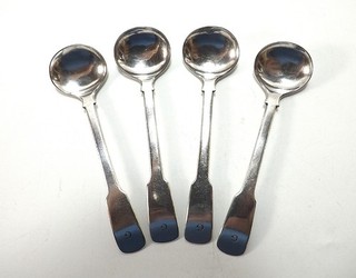 SET OF FOUR ANTIQUE SILVER SALT SPOONS HALLMARKED BIRMINGHAM 1824 REF 309/11