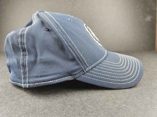 adidas UCONN HUSKY Fitted Baseball Hat Cap One Size Fits All Stitched MINT! - Picture 4 of 10