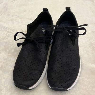 NWOB BLACK SUEDE APOLLO MOC BY NATIVE SIZE 5 1/2 M