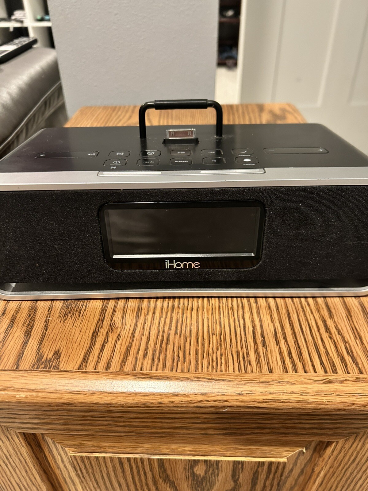 iHome iD91 Clock Radio Speaker Dock with Dual Alarm FM - No Remote