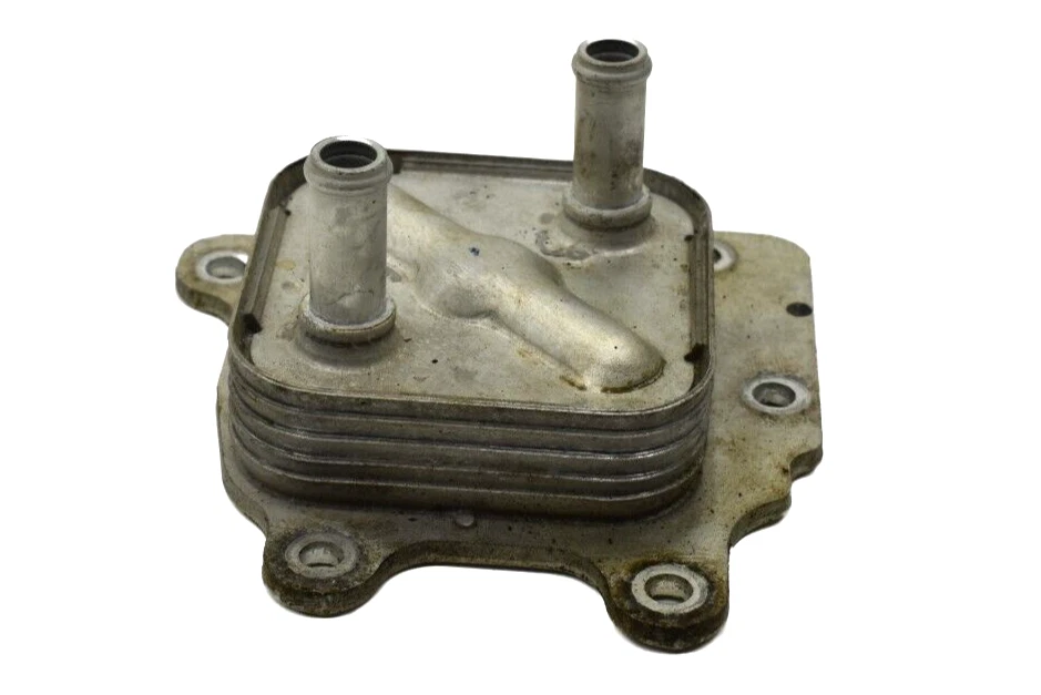 Nissan Rogue 2014-2020 OEM 2,5 L L L4 motor de gasolina intercambiador de enfriador de aceite trasero Foto 3 de 4