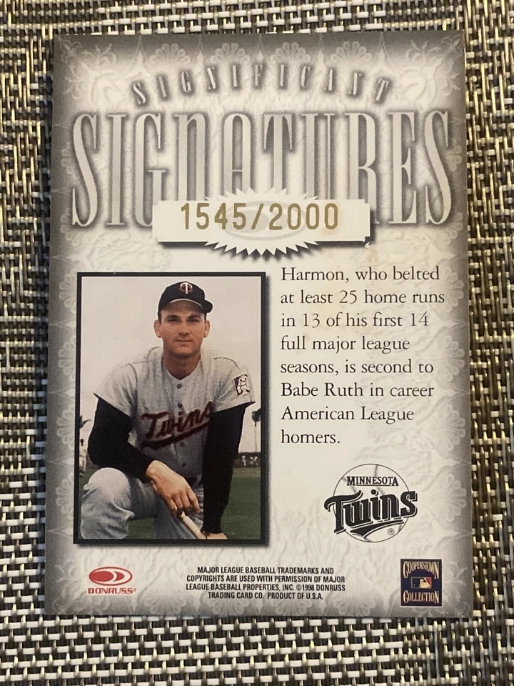 1998 DONRUSS SIGNIFICANT SIGNATURES HARMON KILLEBREW BLUE AUTOGRAPH ON CARD - Image 2 of 4