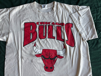 Men s XL- Vintage Chicago Bulls Nutmeg USA 90 s Michael Jordan Big Logo Tee
