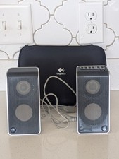 Logitech V20 USB Powered Notebook Laptop Speakers w/Zippered Case- Free Shipping
