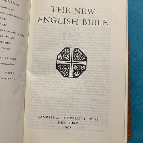 1971 Cambridge Calfskin Leather NEW ENGLISH BIBLE Vintage Brown Gilded Edges - Picture 6 of 13