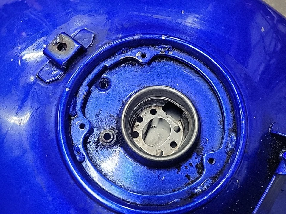 Kawasaki VN1500 2002 Meanstreak Vulcan gasolina combustible Peteol limpio sin óxido con bomba Foto 3 de 4