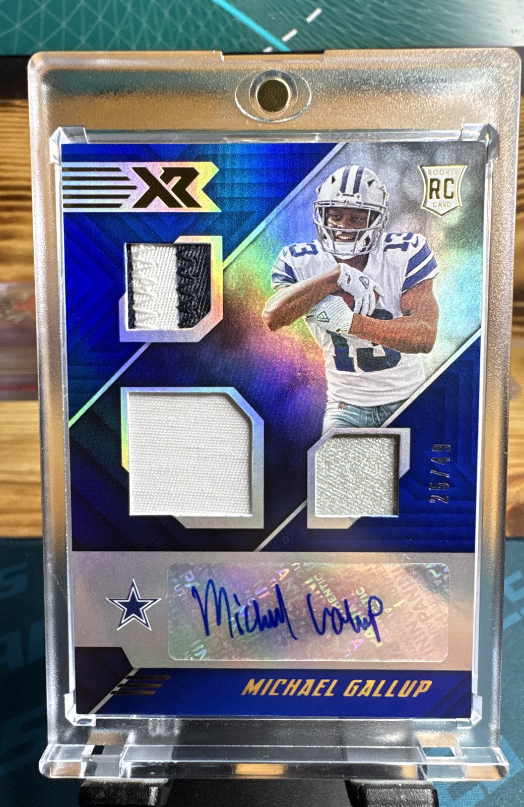 2018 Panini XR - Rookie Triple Swatch Autographs Michael Gallup #186 Blue /49